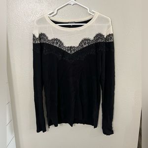 Women’s Black and White Long sleeve Top